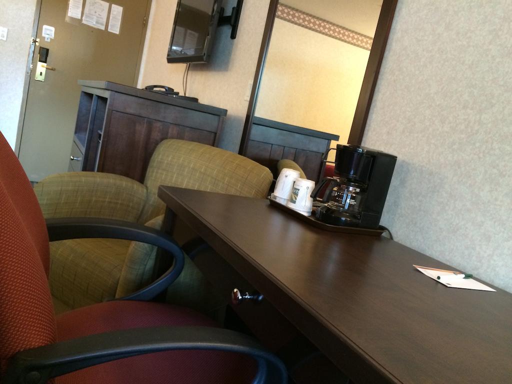 Ramada By Wyndham Abbotsford Quarto foto