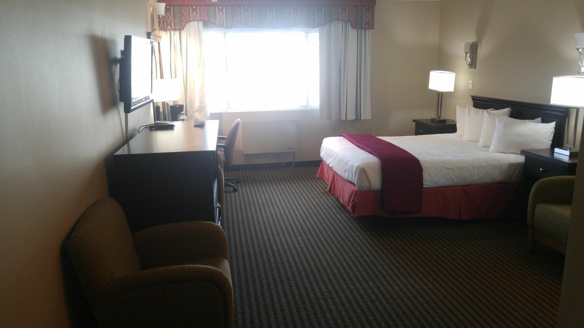 Ramada By Wyndham Abbotsford Exterior foto